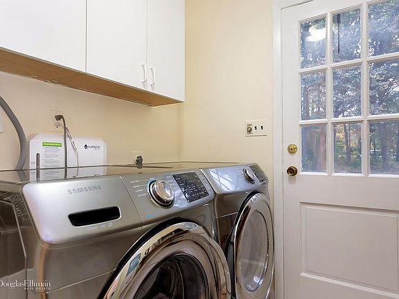 4th image of 831 Orchard Ln