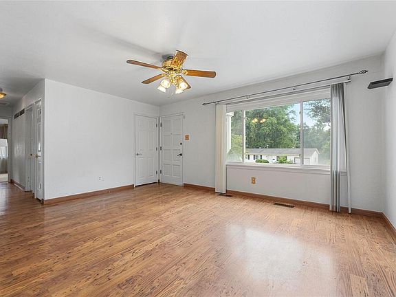 4th image of 5129 Auriesville Ln