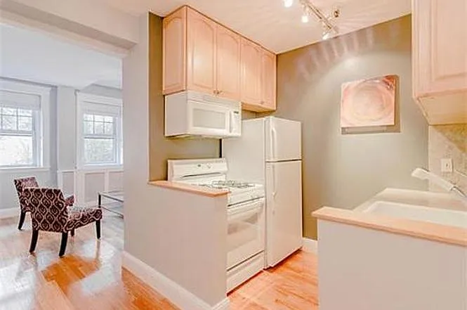 3 bed, 1300 sqft, $3,200 — Photo 4