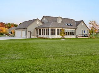 W239N7753 Majestic Pl, Sussex, WI