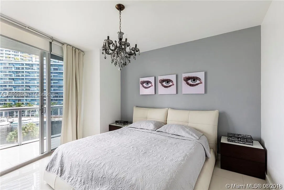 Iconbrickell Condo No 1 — Photo 3