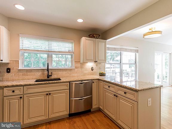 4th image of 13456 Lake Shore Dr