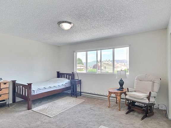 5th image of 136 McKean Ct APT 2