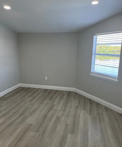 Spring Lake Apartments — Photo 185