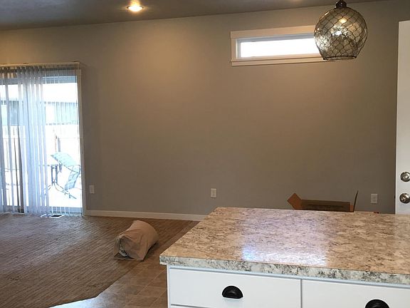 Dining room/living room