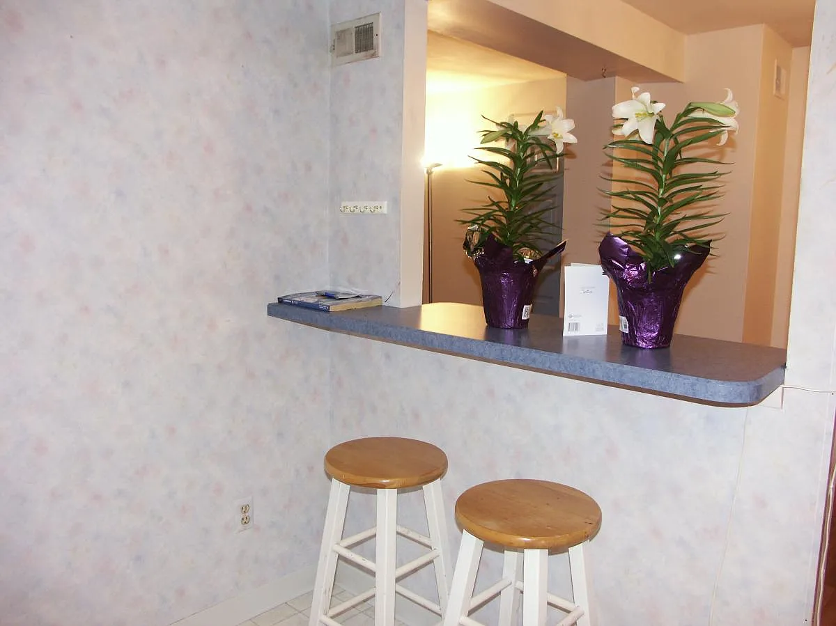 2 bed, 1.5 bath, 966 sqft, $1,980 — Photo 4