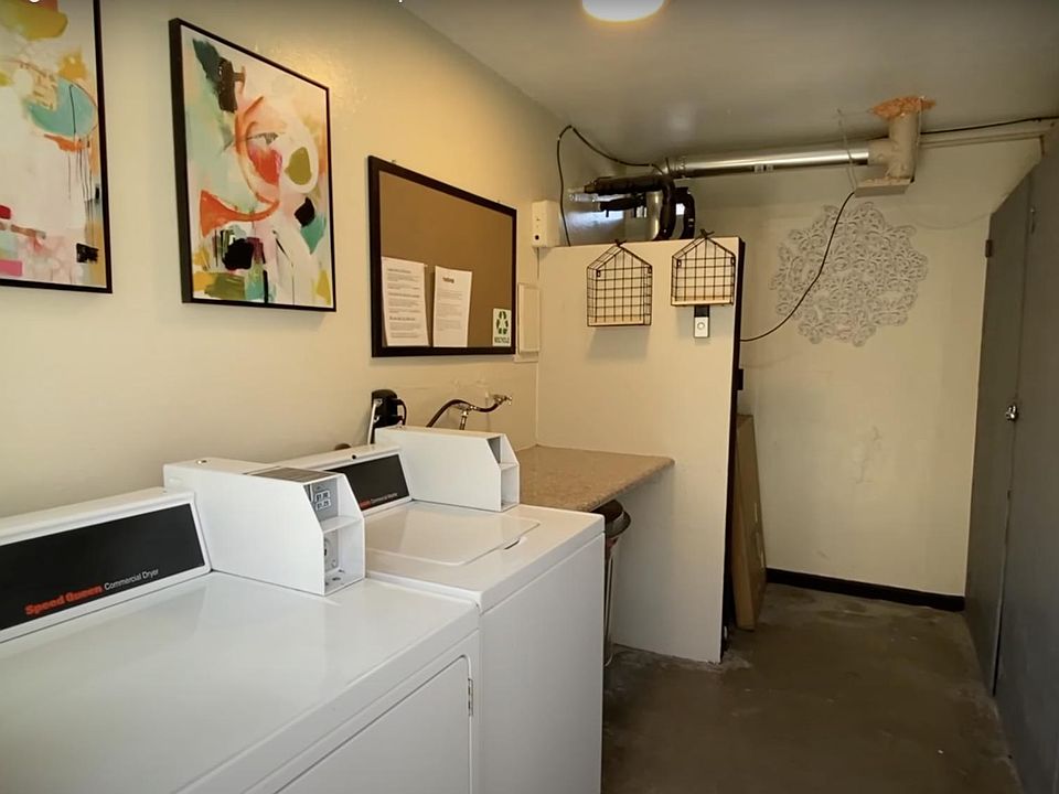 1st image of 3242 Williamsburg Dr APT 4