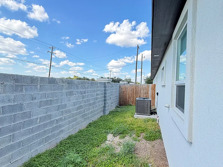 1108 Sugar Garden Ave #1 — Photo 14