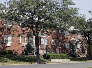 Christopher Court, Lodi, NJ 07644