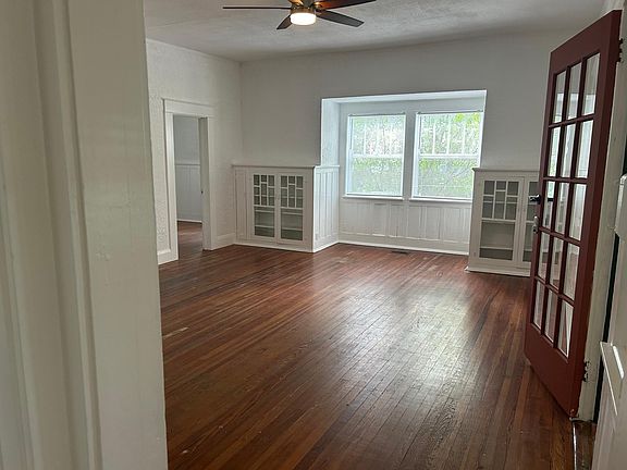 4th image of 306 W North St #A