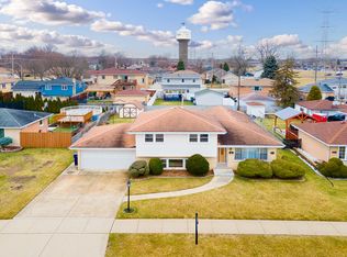 8340 New England Ave, Burbank, IL