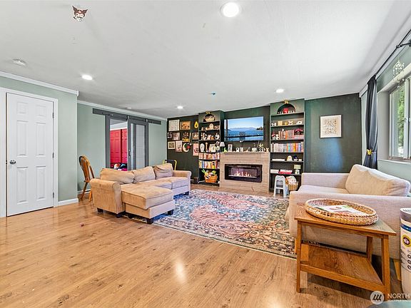 2nd image of 413 SW 305th Street