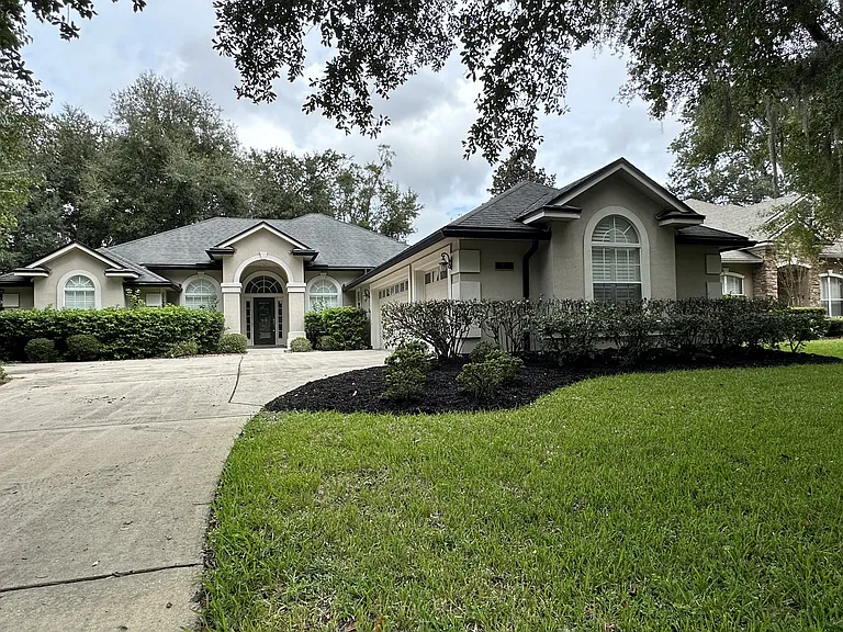 5204 Comfort Ct — Photo 1
