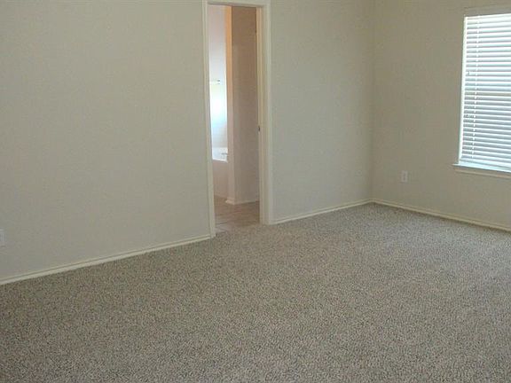 5th image of 1224 Sweetwater Dr
