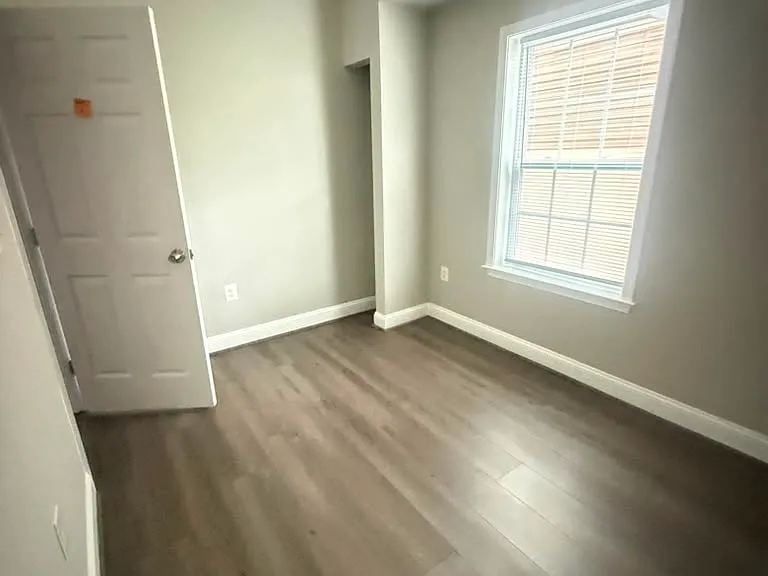 519 48th Pl NE #6 — Photo 7