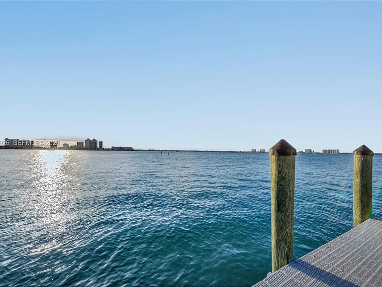 1101 S Shore Dr #1 — Photo 31