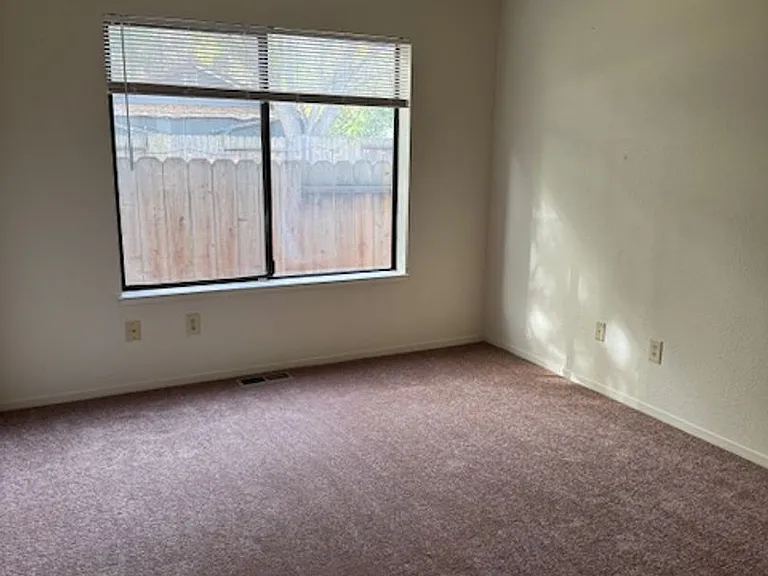 1678 E St — Photo 10