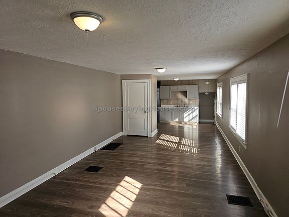 4th image of 2177-2179 S Delaware St