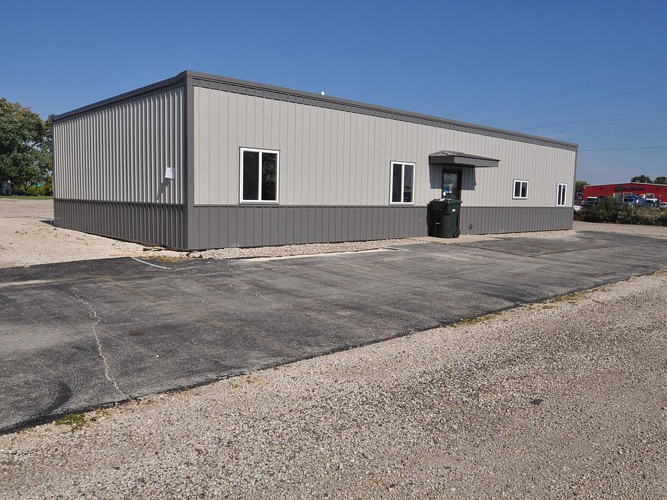 1st image of 300 N Rolling Meadows Dr