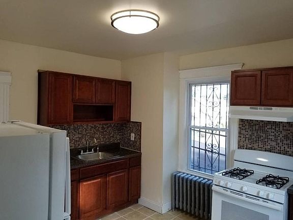 2nd image of 1182 Stuyvesant Ave