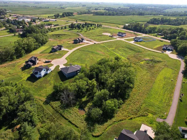 18105 271st St, Long Grove, IA 52756