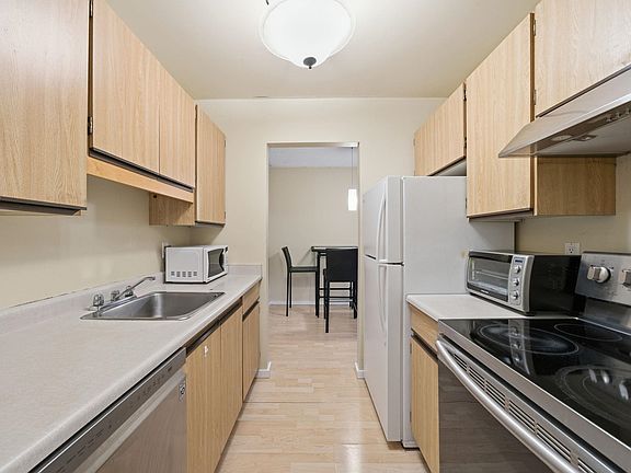 5th image of 8511 Ackroyd Rd #310