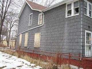2nd image of 210 Wasaon St