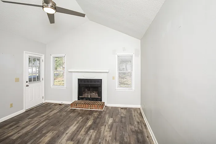 148 Pear Tree Cir — Photo 2