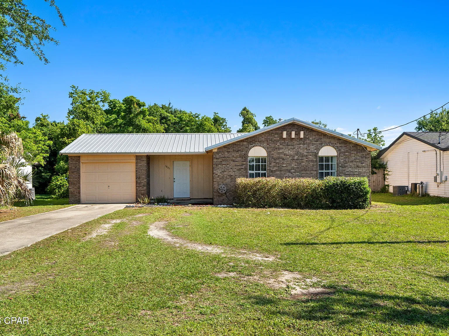 3 bed, 970 sqft, $1,700 — Photo 1