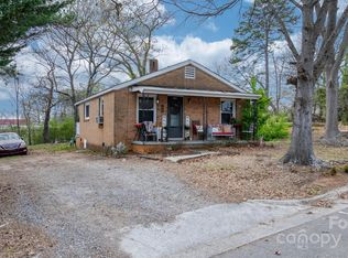 948 3rd Street Ct SW, Hickory, NC 28602