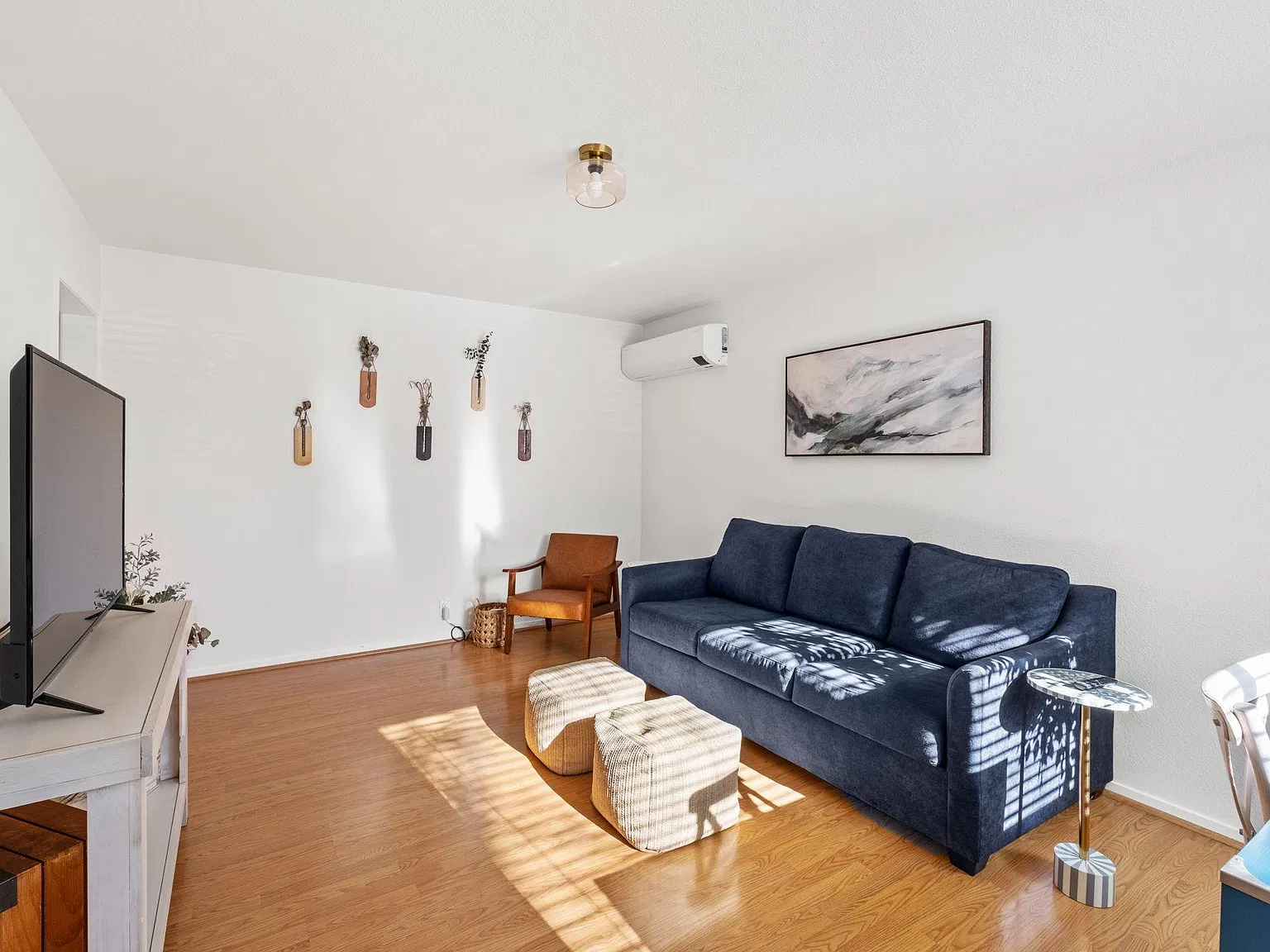 2 bed, 720 sqft, $3,100 — Photo 1