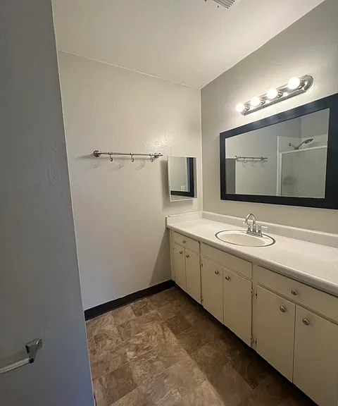 2 Carson St #C — Photo 13