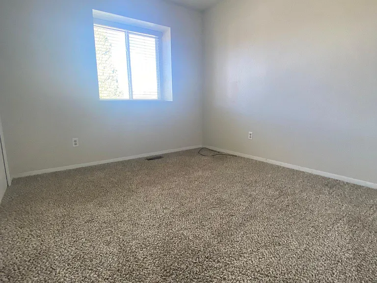 325 Catalina Dr — Photo 13