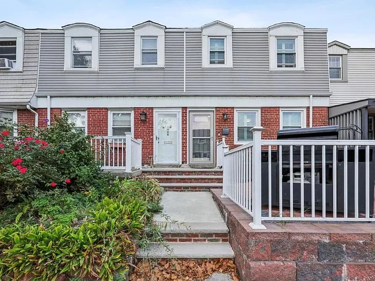 307 Stevens Ave — Photo 1