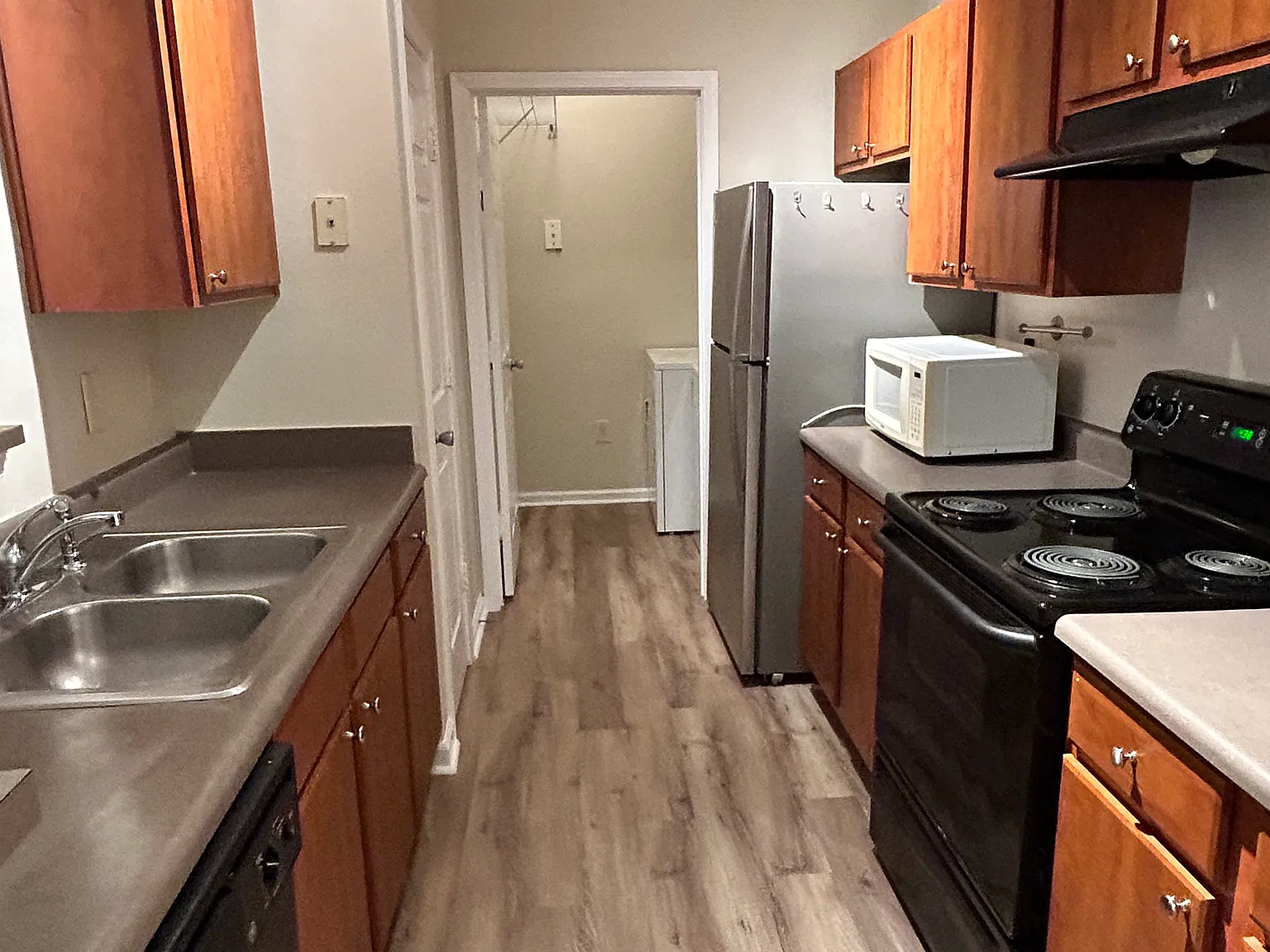 2 bed, 1062 sqft, $1,450 — Photo 3