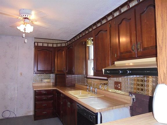 5th image of 922 N Olive St