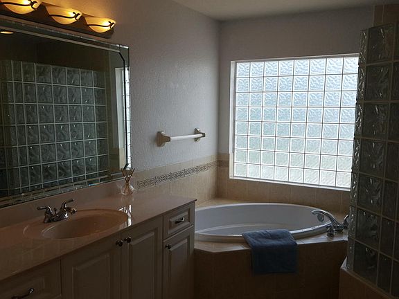 4th image of 500 King Neptune Ln #1