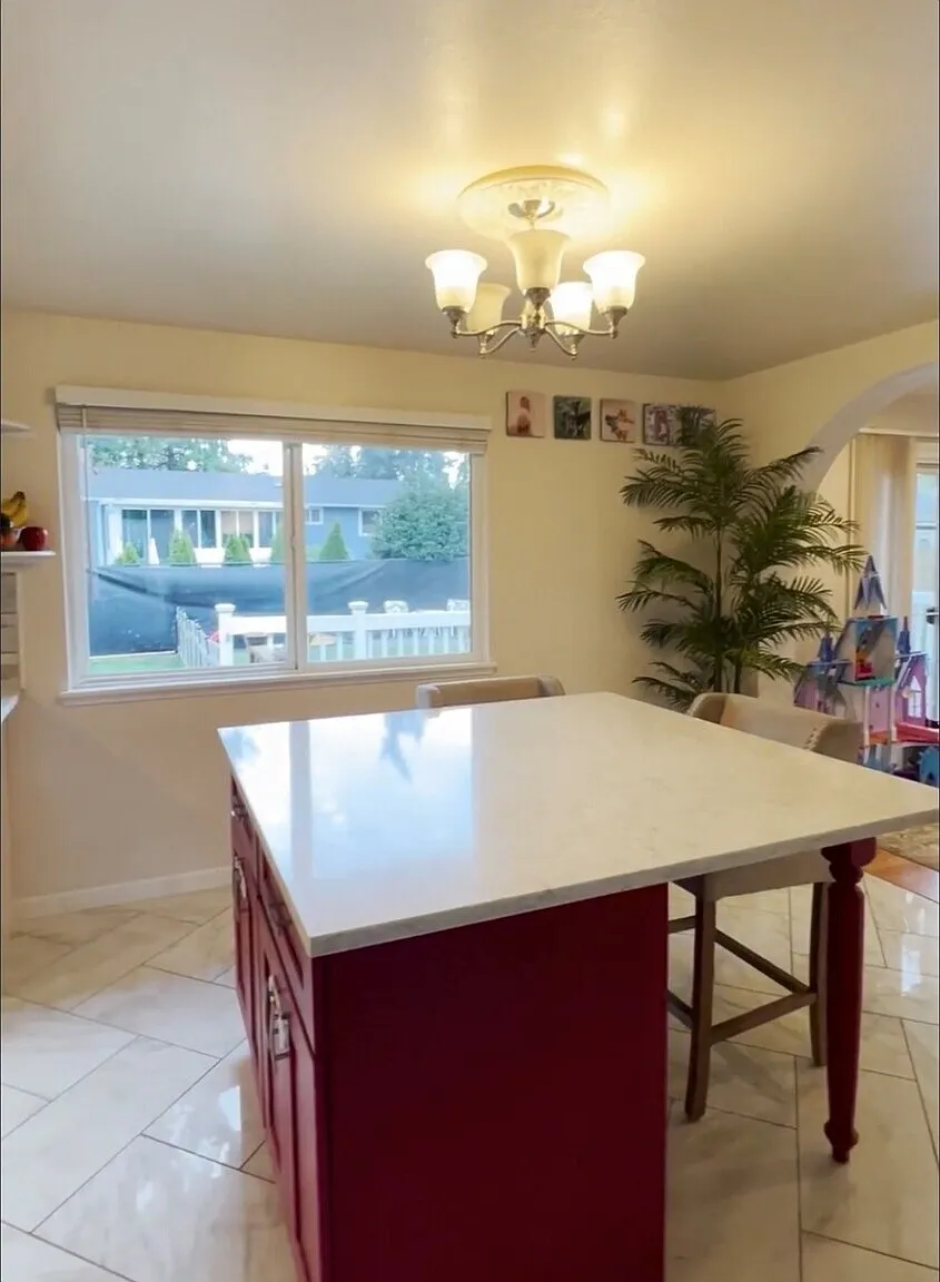 3 bed, 2.0 bath, 1304 sqft, $2,205 — Photo 4