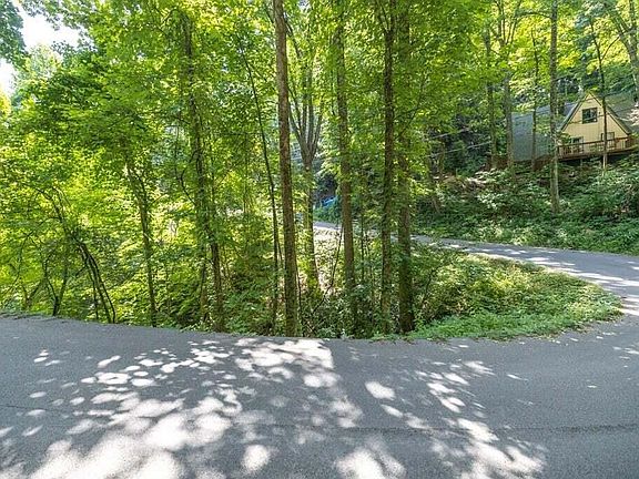 2nd image of LOT 76 Luzerne Dr