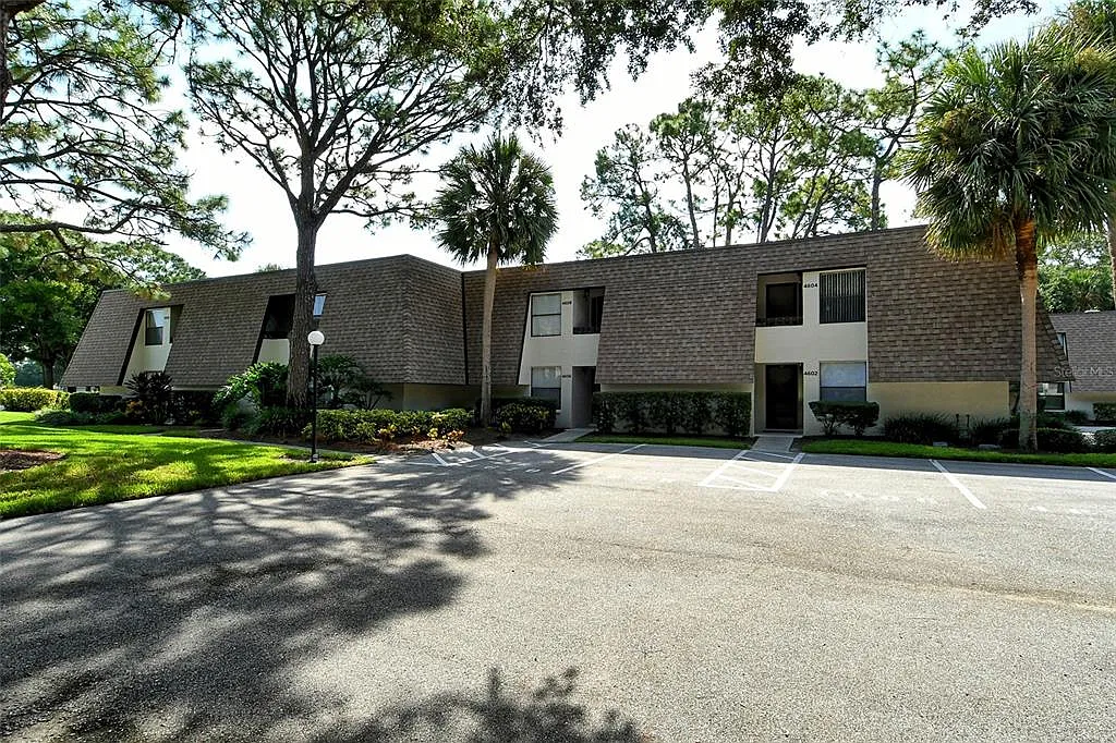 2 bed, 2.0 bath, 967 sqft, $4,500 — Photo 3