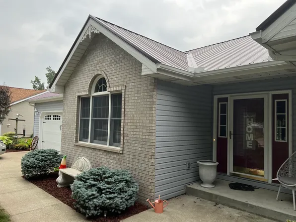 509 Dogwood St SW, Demotte, IN 46310