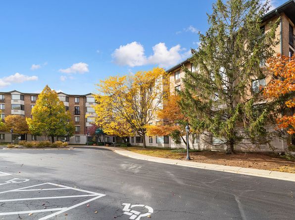 470 Fawell Blvd APT 320, Glen Ellyn, IL 60137