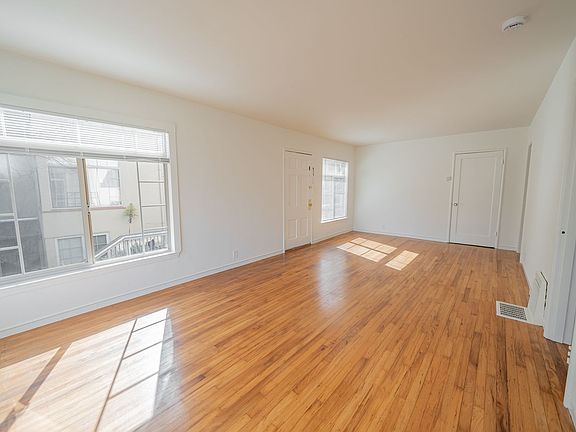 4th image of 2526 Ivy Dr #2528