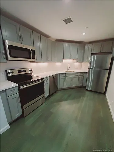 36 Atlantic St Photo 1