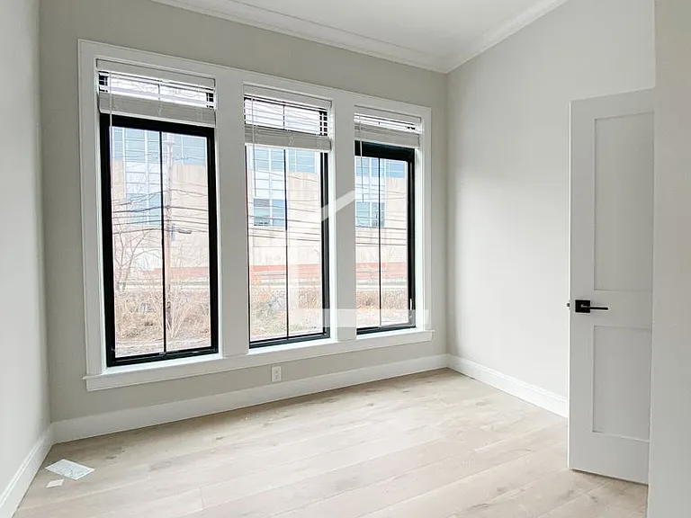 157 Everett St #201 — Photo 7