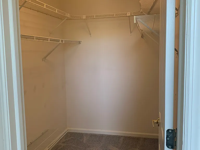 401 Vista Cir #401 — Photo 40