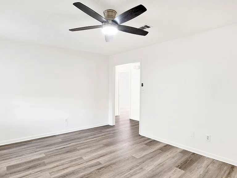 1382 Fairchild St #B — Photo 9