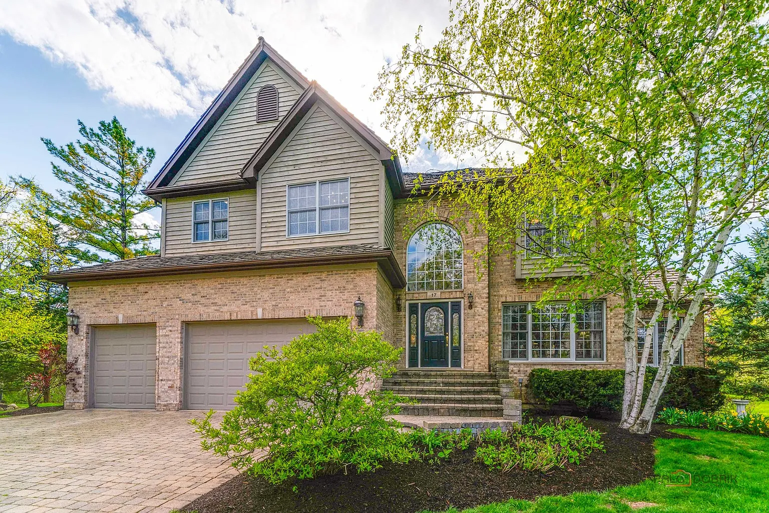 17 Arrowwood Dr photo 1