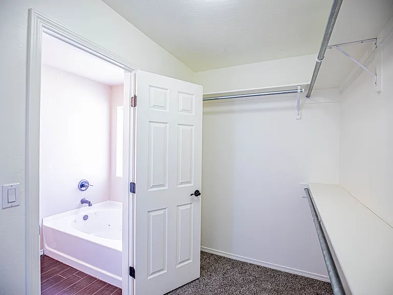 1501 Galway Dr — Photo 43