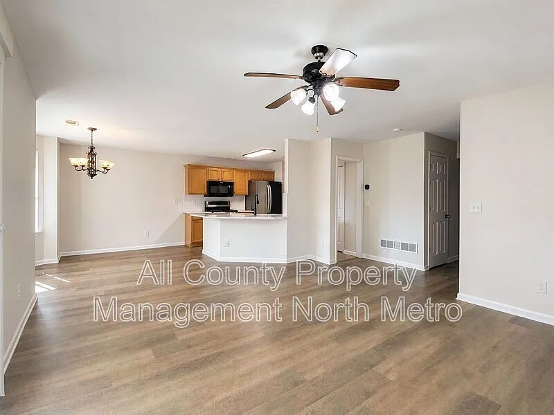 Stonebrooke Commons — Photo 3